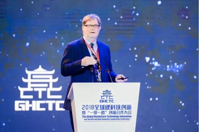 諾貝爾物理學(xué)獎得主喬治?斯穆特發(fā)表主題演講