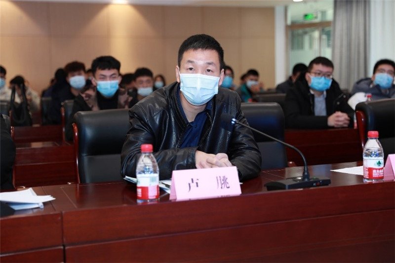北京大學數(shù)學科學學院副教授、博士生導師盧朓